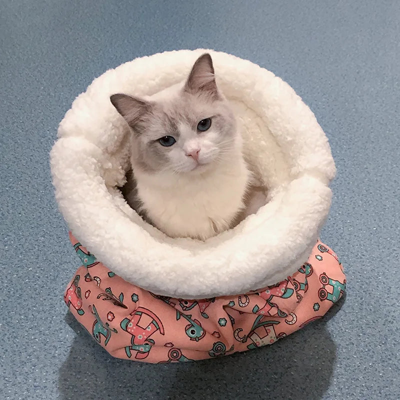 Sleeping bag for cats