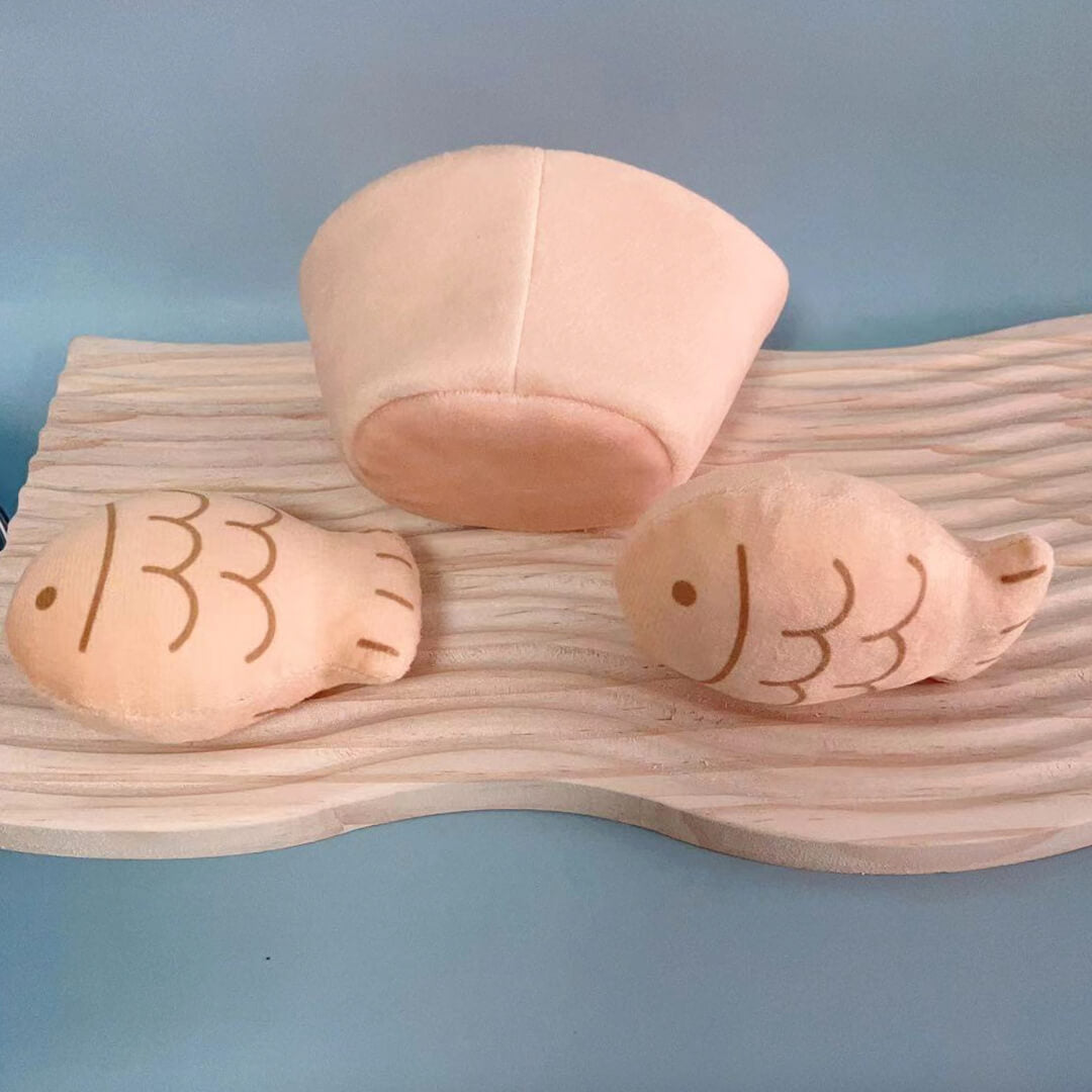 Taiyaki Squeaky Catnip Toys
