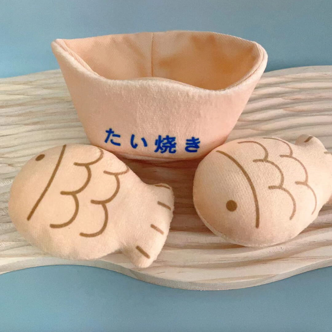 Taiyaki Squeaky Catnip Toys