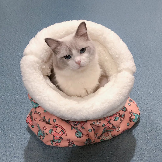 Sleeping bag for cats
